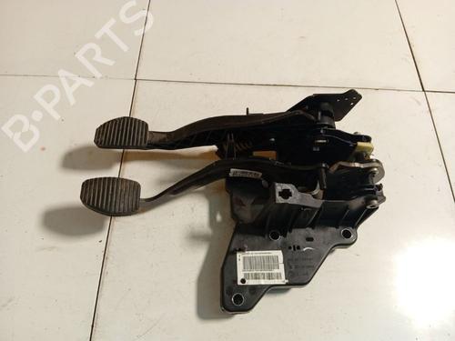 pedal-peugeot-508-i-8d_-2010-2011-2012-2013-2014-2015-2016-2017-2018-36851924 main image