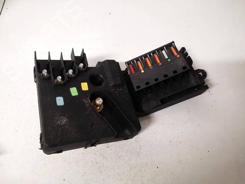 Used Fuse box MERCEDES-BENZ CLS (C219) CLS 320 CDI (219.322) (224 hp) 32621647
