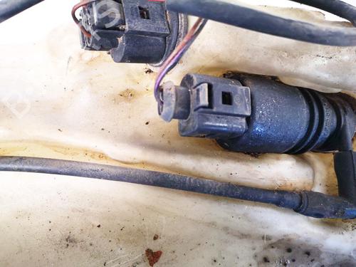 Washer pump VW PASSAT B5 Variant (3B5) 1.9 TDI | BP35586678E24 - Image 2