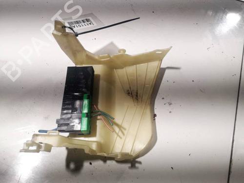 Fuse box PEUGEOT 407 (6D_) 2.0 HDi 135 (6DRHRH, 6DRHRE, 6DRHRG, 6DRHRJ) | BP33488029E1 - Image 2