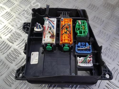 Used Fuse box Fuse box MAZDA PREMACY (CP) 1.9 (CP8W) (100 hp) 33491772 33491772