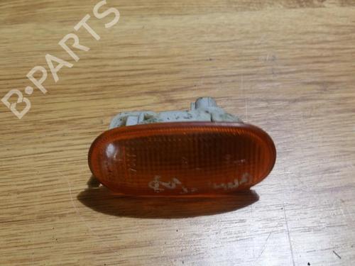 Pisca lateral direito Pisca lateral direito MITSUBISHI GALANT VIII Estate (EA_, EC_) 2.0 (EA2W) (136 hp) 35651663 35651663