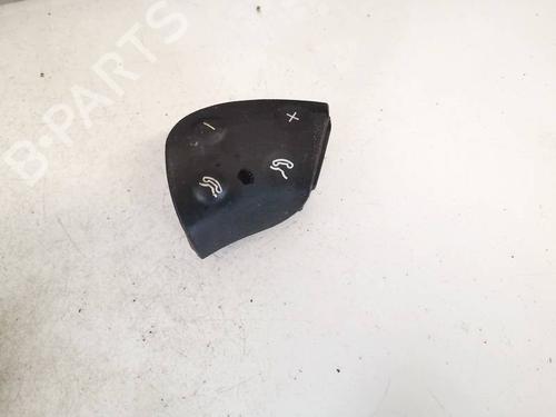 steering-wheel-controls-mercedes-benz-c-class-w203-2000-2001-2002-2003-2004-2005-2006-2007-35082515 main image