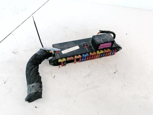 Used Fuse box Fuse box VW POLO Van Hatchback Van (6N1) 1.7 SDI (60 hp) 33076560 33076560