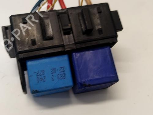 Used Fuse box Fuse box 37434019 37434019