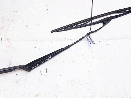 Used Front windshield wiper arm Front windshield wiper arm VW VENTO (1H2) 1.9 TD (75 hp) 33528958 33528958