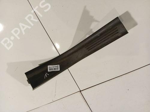 Predellino Predellino VOLVO V50 (545) 1.6 D (110 hp) 37413132 37413132