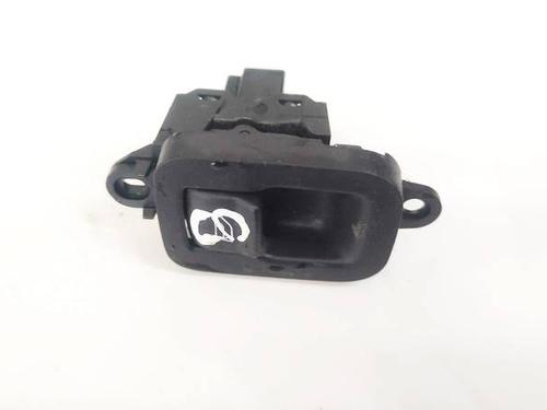 switch-volvo-s40-ii-544-2003-2004-2005-2006-2007-2008-2009-2010-2011-2012-32597420 main image