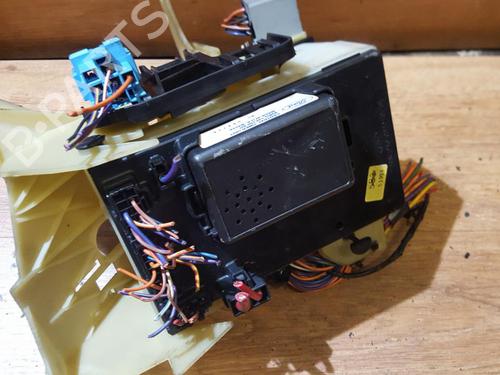 Used Fuse box Fuse box FORD MONDEO I (GBP) 1.6 i 16V (90 hp) 33516039 33516039