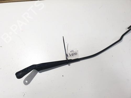 Used Front windshield wiper arm Front windshield wiper arm 32902189 32902189