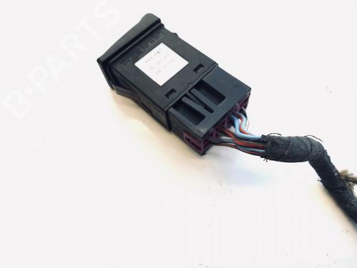 Warning switch AUDI 80 B4 Saloon (8C2) 2.0 E | BP35552998I22 - Image 3