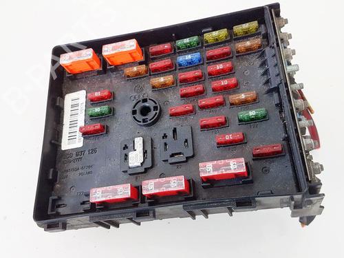 Used Fuse box Fuse box VW PASSAT B6 (3C2) 2.0 TDI (140 hp) 33065083 33065083
