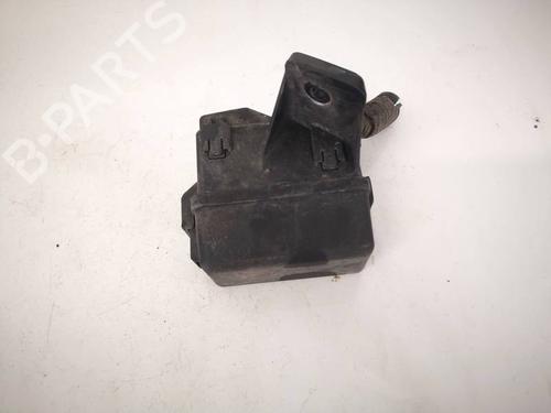 Used Fuse box Fuse box TOYOTA YARIS (_P9_) 1.4 D-4D (NLP90_, NLP90R) (90 hp) 33098247 33098247