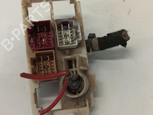 Fuse box AUDI A4 B7 (8EC) 2.0 TDI | BP38610214E1 - Image 2