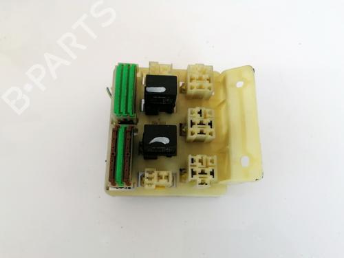 Used Fuse box Fuse box VOLVO S40 I (644) 1.9 TD (90 hp) 32881170 32881170