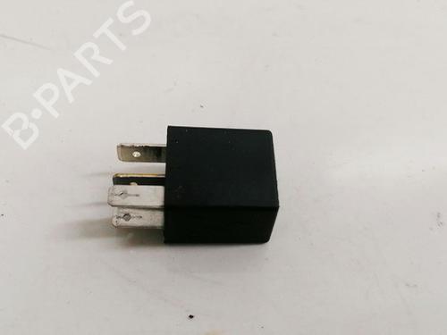 Used Electronic sensor Electronic sensor OPEL VECTRA B Estate (J96) 2.2 DTI 16V (F35) (125 hp) 33088074 33088074