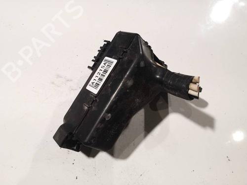 Used Fuse box Fuse box TOYOTA COROLLA (_E12_) 1.4 D (NDE120_, NDE120R) (90 hp) 33895250 33895250