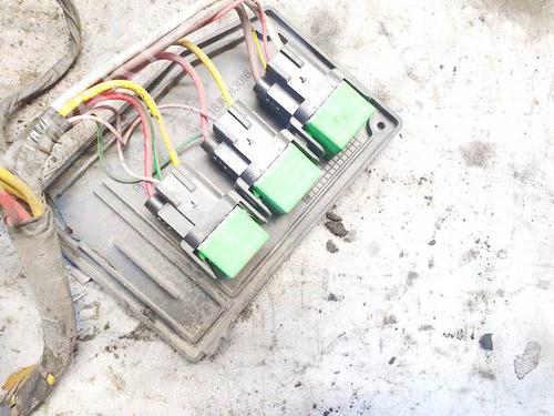 Used Fuse box Fuse box CITROËN XSARA PICASSO (N68) 2.0 HDi (90 hp) 32944680 32944680