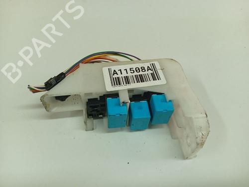 Used Fuse box Fuse box 36852369 36852369