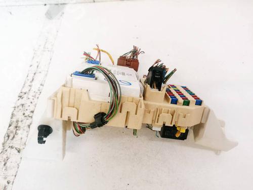 Used Fuse box Fuse box FIAT SEDICI (189_) 1.9 D Multijet (120 hp) 32920861 32920861