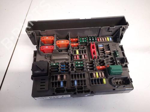Used Fuse box VOLVO S60 I (384) D5 (163 hp) 32625739