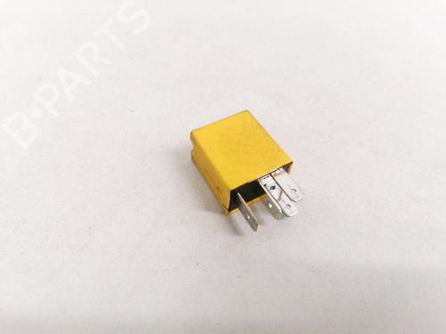 Used Electronic sensor Electronic sensor OPEL ZAFIRA A MPV (T98) 2.0 DI 16V (F75) (82 hp) 33084074 33084074
