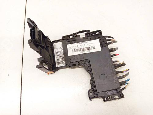 Used Fuse box Fuse box 38160536 38160536