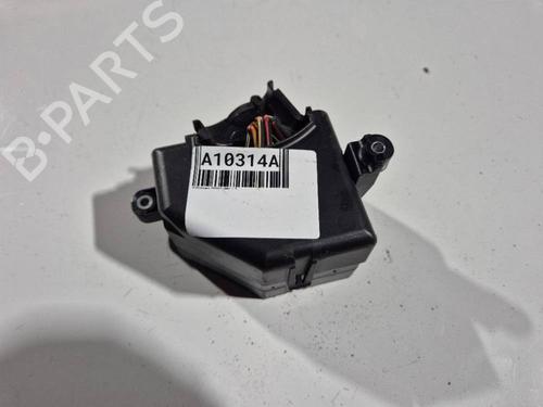 Used Fuse box VW PASSAT B6 (3C2) 1.9 TDI (105 hp) 32576362