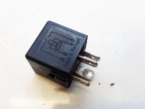 Used Electronic sensor Electronic sensor MERCEDES-BENZ S-CLASS (W220, V220) S 320 CDI (220.026, 220.126) (197 hp) 33061953 33061953