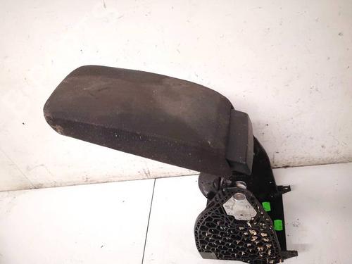 Used Armrest / Center console Armrest / Center console VOLVO V50 (545) 2.0 D (136 hp) 40286554 40286554