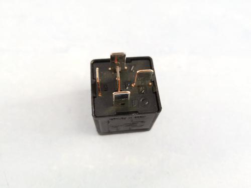 Electronic sensor VW PASSAT B6 (3C2) 2.0 FSI | BP33061077M84 - Image 2