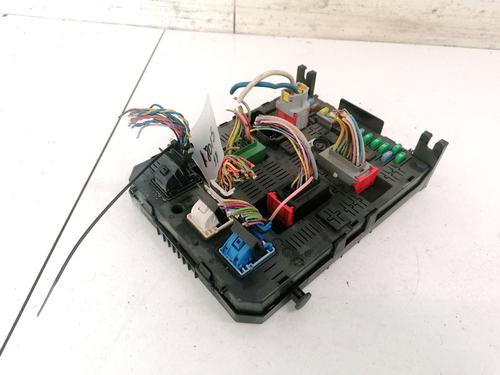 Used Fuse box Fuse box CITROËN C5 III (RD_) 1.6 HDi 110 (RD9HZC) (109 hp) 32904798 32904798