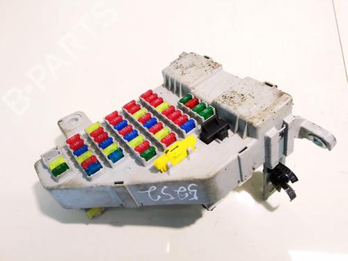 Used Fuse box HYUNDAI TUCSON (JM) 2.0 CRDi All-wheel Drive (140 hp) 33060846