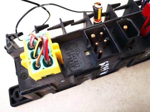 Fuse box AUDI A4 B5 (8D2) 1.6 | BP33079313E1 - Image 3