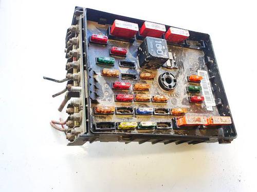 Used Fuse box Fuse box VW PASSAT B6 (3C2) 2.0 TDI (170 hp) 33488567 33488567