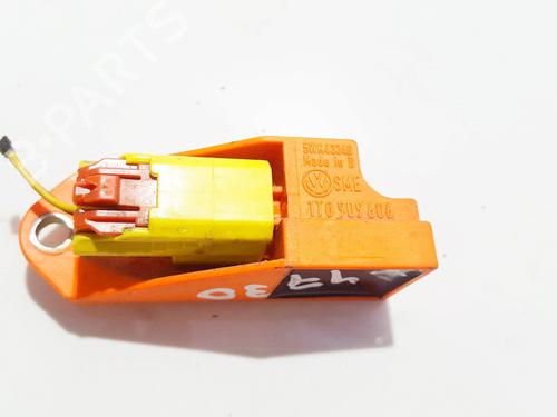 Used Electronic module Electronic module VW TOURAN (1T1, 1T2) 1.9 TDI (105 hp) 33521955 33521955