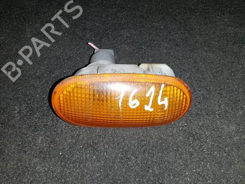 Pisca lateral direito Pisca lateral direito MITSUBISHI GALANT VIII Estate (EA_, EC_) 2.0 (EA2W) (136 hp) 35648888 35648888