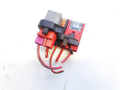 fuse-box-audi-a6-c5-4b2-4b4-1997-1998-1999-2000-2001-2002-2003-2004-2005-32928495 main image