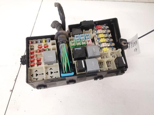 Used Fuse box Fuse box FORD FOCUS II (DA_, HCP, DP) 1.6 TDCi (90 hp) 32891129 32891129