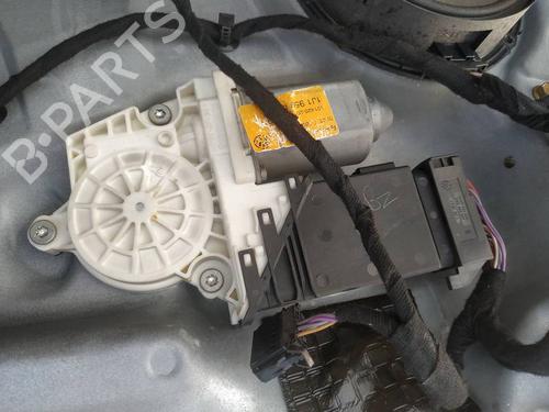 Used Right front window motor Right front window motor VW GOLF IV (1J1) 1.9 TDI (90 hp) 35373495 35373495