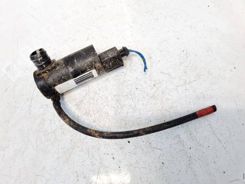 washer-pump-toyota-yaris-_p9_-2005-2006-2007-2008-2009-2010-2011-2012-2013-2014-35004954 main image