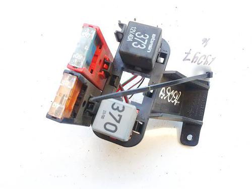 fuse-box-audi-a6-c5-4b2-4b4-1997-1998-1999-2000-2001-2002-2003-2004-2005-32949540 main image
