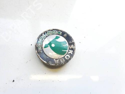 Used Hub cap Hub cap SKODA SUPERB II (3T4) 1.8 TSI (160 hp) 34974065 34974065