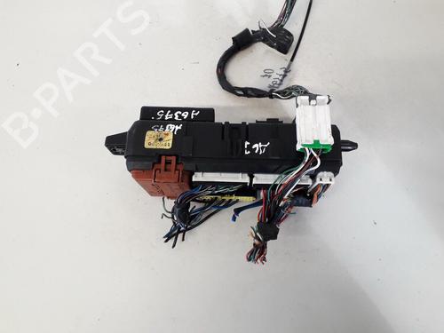 Used Fuse box Fuse box MITSUBISHI CARISMA (DA_) 1.8 MSX - 16V (DA2A) (140 hp) 33074739 33074739