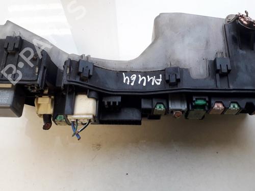 Used Fuse box Fuse box TOYOTA AVENSIS (_T25_) 2.0 D-4D (CDT250_, CDT250R) (116 hp) 33513417 33513417