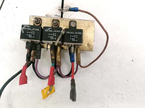 Used Fuse box Fuse box FORD GALAXY I (WGR) 1.9 TDI (90 hp) 32898911 32898911