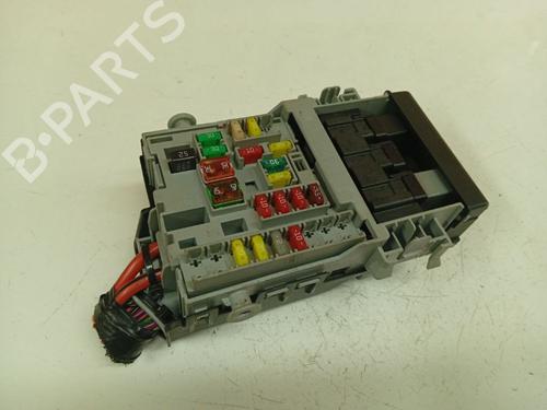 Used Fuse box Fuse box 39456272 39456272