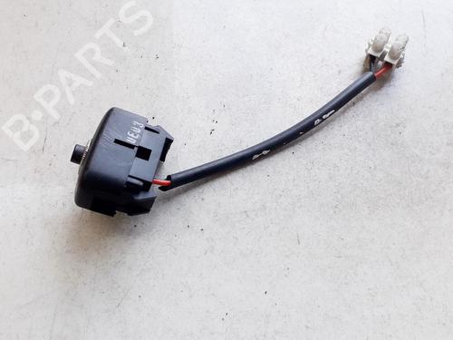 Switch KIA CARNIVAL I (UP, FL) 2.9 TDi | BP38583245I30 - Image 2