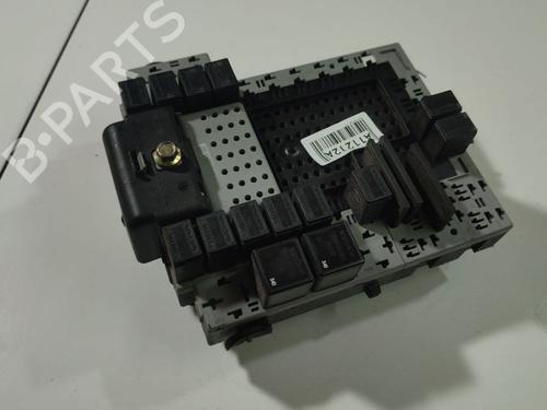 Used Fuse box Fuse box VOLVO S60 I (384) 2.4 T (200 hp) 33189318 33189318
