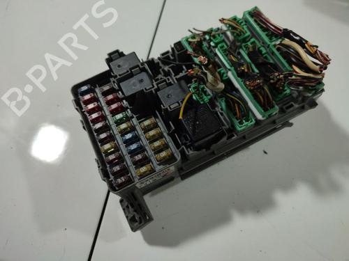 Used Fuse box Fuse box HONDA CR-V II (RD_) 2.0 (RD5) (150 hp) 32555831 32555831